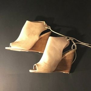 Creme suede wedge